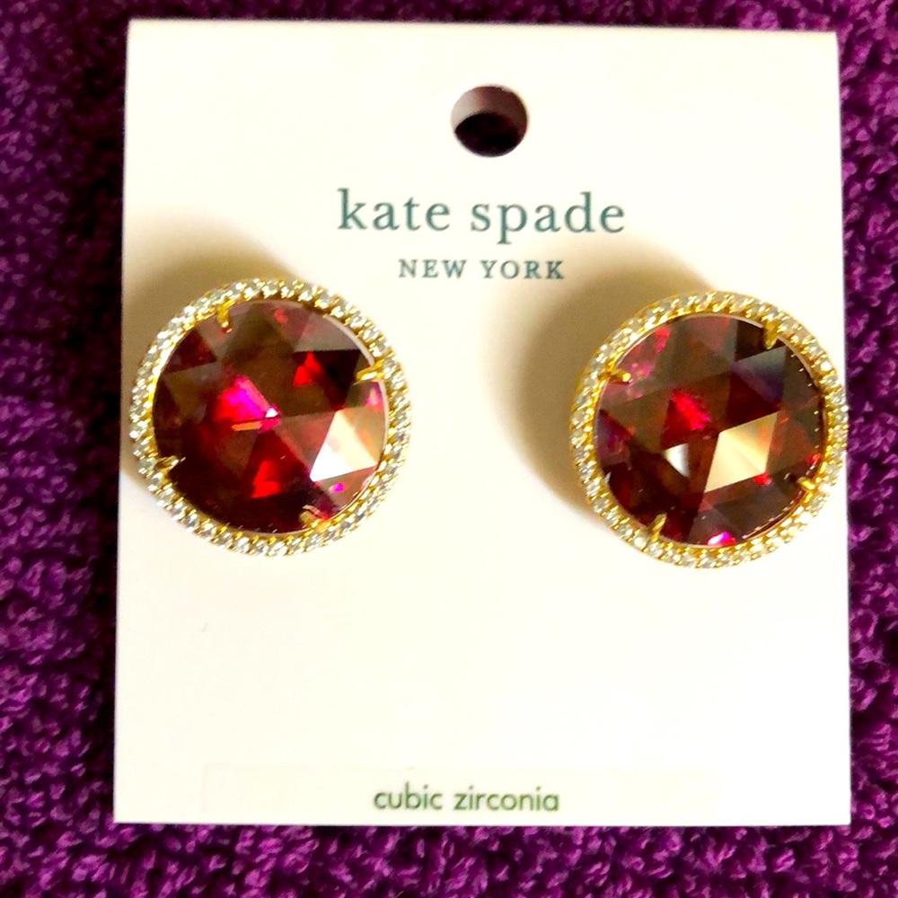 KATE SPADE NWT “SHE HAS SPARK” FUCHSIA STONE IN GOLD-TONE PIERCED EARRINGS 🌸